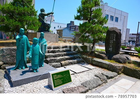 福井市柴田公園北莊城跡淺井三姐妹像 78957703