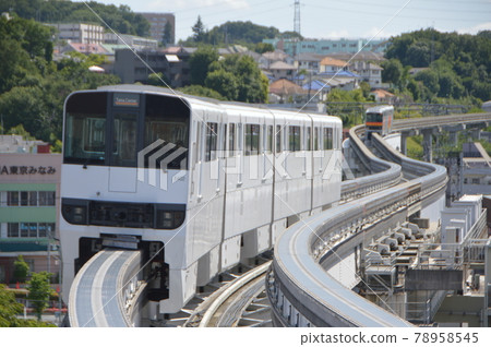 View toward Takahatafudo Station from Manganji Station (Tama City Monorail Line / Hino City, Tokyo) View toward Takahatafudo Station from Manganji Station (Tama City Monorail Line / Hino City, Tokyo) 78958545