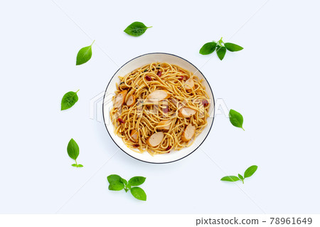 Spaghetti with dried chili and hot dogs Spaghetti with dried chili and hot dogs 78961649