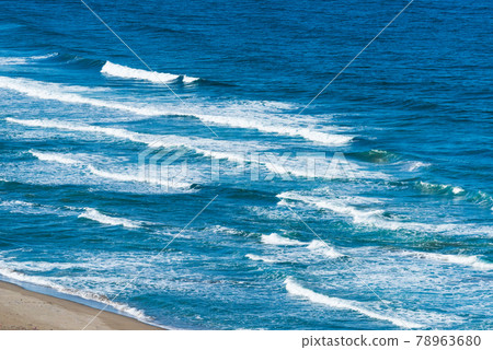 Rough waves on the coast seen from the Tottori Sand Dunes Rough waves on the coast seen from the Tottori Sand Dunes 78963680