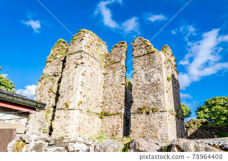 The castle ruins in Manorhamilton, erected in 1634 by Sir Frederick Hamilton - County Leitrim, Ireland The castle ruins in Manorhamilton, erected in 1634 by Sir Frederick Hamilton - County Leitrim, Ireland 78964408