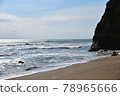 高浦海岸的景色，海浪逼近懸崖（千葉縣禦宿町） 78965666