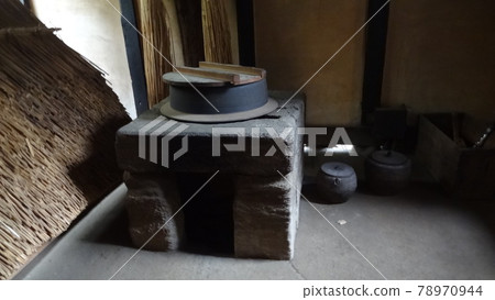 Old Kamado of an old Japanese house Old Kamado of an old Japanese house 78970944