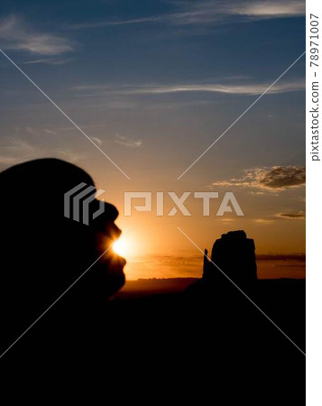 Sunrise in Monument Valley, Arizona, USA 78971007