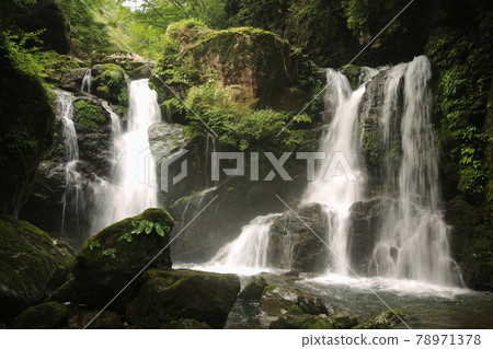 Todoroki Falls, Kaiyo Town, Tokushima Prefecture, Double Waterfall 78971378