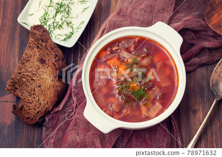 traditional russuan soup borsch in white bowl traditional russuan soup borsch in white bowl 78971632