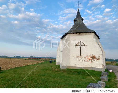 The chapel of Try-au-Chene, also called chapel of Notre-Dame de Hault, rural chapel located in Bousval, Belgium The chapel of Try-au-Chene, also called chapel of Notre-Dame de Hault, rural chapel located in Bousval, Belgium 78976080