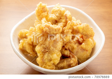 Toriten (chicken tempura). 78976669
