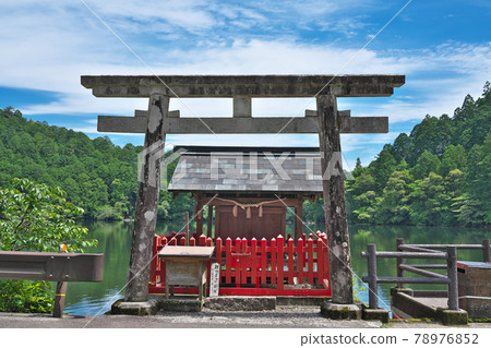 [Ike Shrine] Ikemine, Shimokitayama Village, Yoshino District, Nara Prefecture 78976852