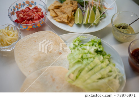 Mexican food classic tacos 78976971