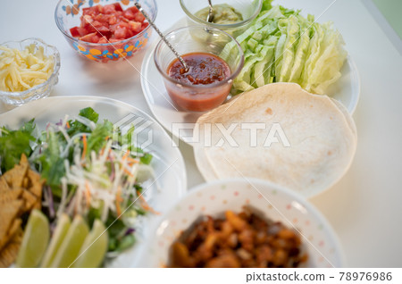 Mexican food classic tacos 78976986