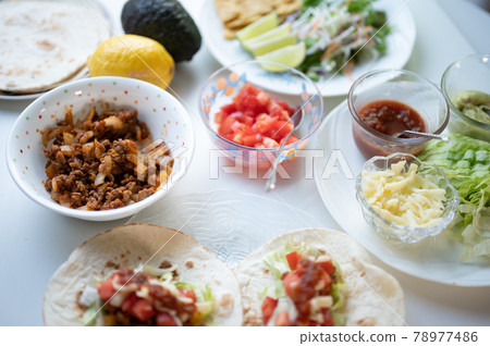 Mexican food classic tacos 78977486