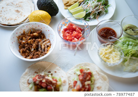 Mexican food classic tacos 78977487