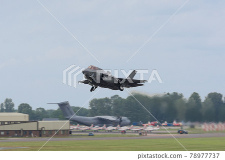 英國空軍F-35B閃電II起飛 英國空軍F-35B閃電II起飛 78977737