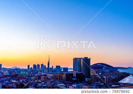 Momochihama, Sawara-ku, Jikohama, dusk around Fukuoka Tower Blue Momochihama, Sawara-ku, Jikohama, dusk around Fukuoka Tower Blue 78978692