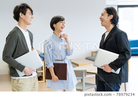 辦公室休閒女商人商人 78979234