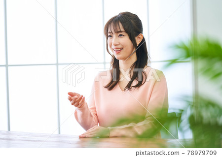 少婦家庭客廳辦公室辦公室 78979709