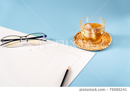 Reading impressions and manuscript paper Reading impressions and manuscript paper 78980241