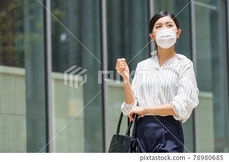 Business woman in a mask, three-quarter sleeves, cut-and-sew 78980685