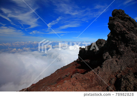 Climbing Mt. Fuji in fine weather near the summit Climbing Mt. Fuji in fine weather near the summit 78982828
