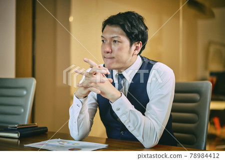 辦公室工作男士 辦公室工作男士 78984412
