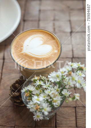 The hot latte art coffee The hot latte art coffee 78984687