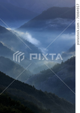 Morning mountains 78984917