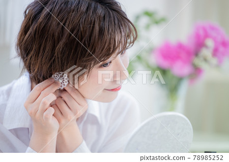 Female Portrait Female Wearing Accessories 78985252