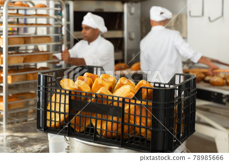 View of appetizing fresh baked bread View of appetizing fresh baked bread 78985666