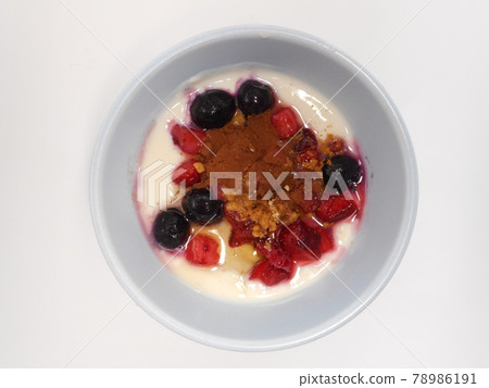 Mixed berries and yogurt Mixed berries and yogurt 78986191