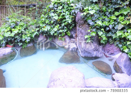 Natural hot spring open-air bath, Yukemuri rock bath 78988335