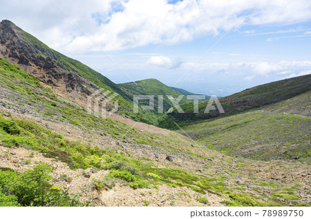 Scenery overlooking the foot of the teahouse at Mt. Nasu, Tochigi Prefecture 78989750