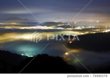 Cloudless Masonashi Free flight, over the Kasagiyama castle. Cityscape lantern image of Shiryuriko, general beauty and fantasy. Cloudless Masonashi Free flight, over the Kasagiyama castle. Cityscape lantern image of Shiryuriko, general beauty and fantasy. 78990379