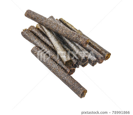 Japan traditional cuisime - Seaweed nori rolls snack chips. 78991866