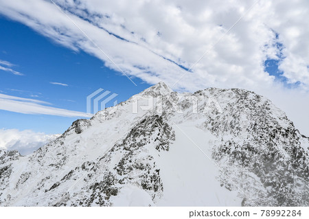 從西穗高嶽山脊看北阿爾卑斯山脈 從西穗高嶽山脊看北阿爾卑斯山脈 78992284
