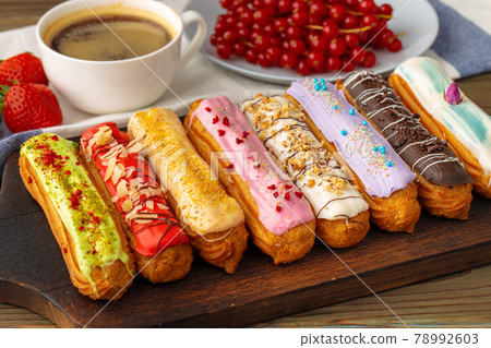 Eclair cake close up on wooden table 78992603