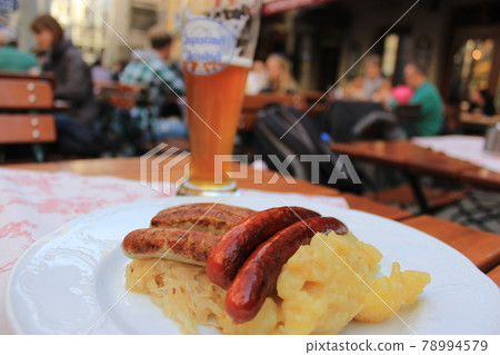 Authentic German food, beer, meat, sausage, ham, chicken, bread 78994579