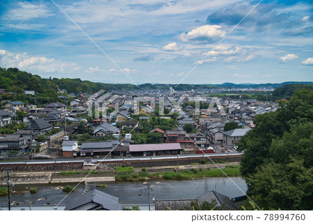 [Important Preservation District for Groups of Traditional Buildings] Joto Townscape Preservation District and Summer Sky as seen from Tsuruyama Park, Tsuyama City, Okayama Prefecture 78994760