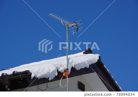 雪頂和天線雪頂和電視天線 78994834