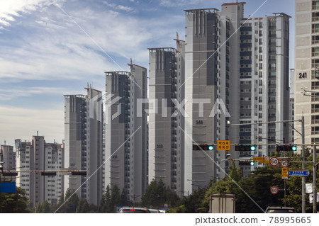 路邊公寓 路邊公寓 78995665