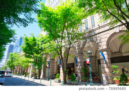 [Hyogo Prefecture] June ・ Commuting scenery of the former Kobe settlement 78995680