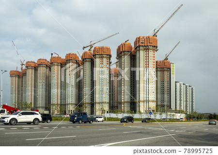 Apartment construction site Apartment construction site 78995725