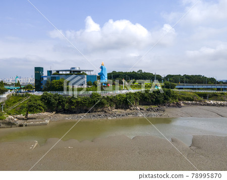 Rest area and tidal flat Rest area and tidal flat 78995870