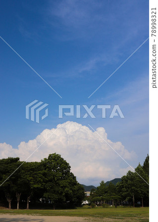 Summer blue sky and Izumo cloud Summer blue sky and Izumo cloud 78998321