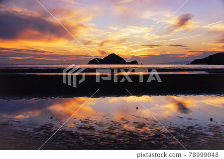 Hirogawa Town Nishihiro Beach Evening View Reflection Hirogawa Town, Arida District, Wakayama Prefecture Hirogawa Town Nishihiro Beach Evening View Reflection Hirogawa Town, Arida District, Wakayama Prefecture 78999048