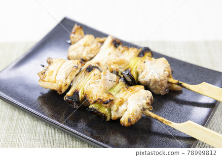 美味的烤雞肉串 78999812