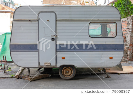 Old Camping Trailer 79000567