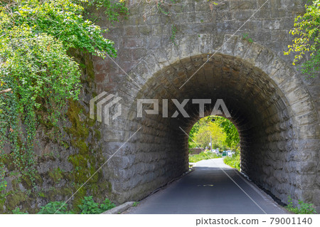 Tunnel 79001140