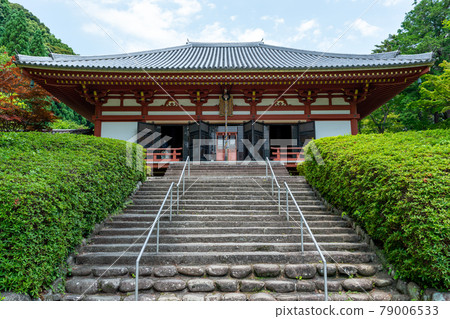 Summer scenery of Kyuanji Temple in Ikeda City, Osaka Prefecture 79006533