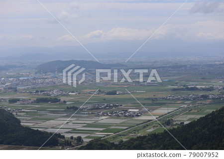 View of Nagahama from the summit of Mt. Shizugatake View of Nagahama from the summit of Mt. Shizugatake 79007952